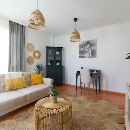 Quiet Flat Naval In Apartment *